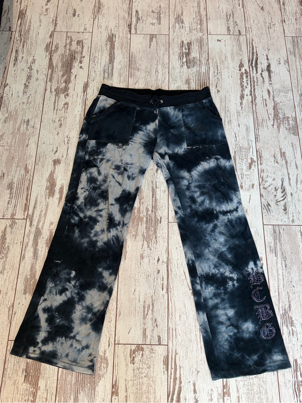 BCBG Max Azria Velour Black and Gray Tie-Dye Sweatpants w/Bling Letters - Large